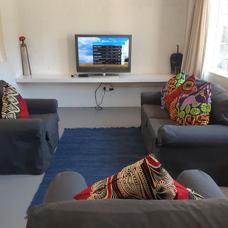 Hornbill House Self Catering Accommodation Hermanus Exteriör bild