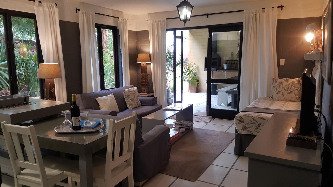 Hornbill House Self Catering Accommodation Hermanus Exteriör bild