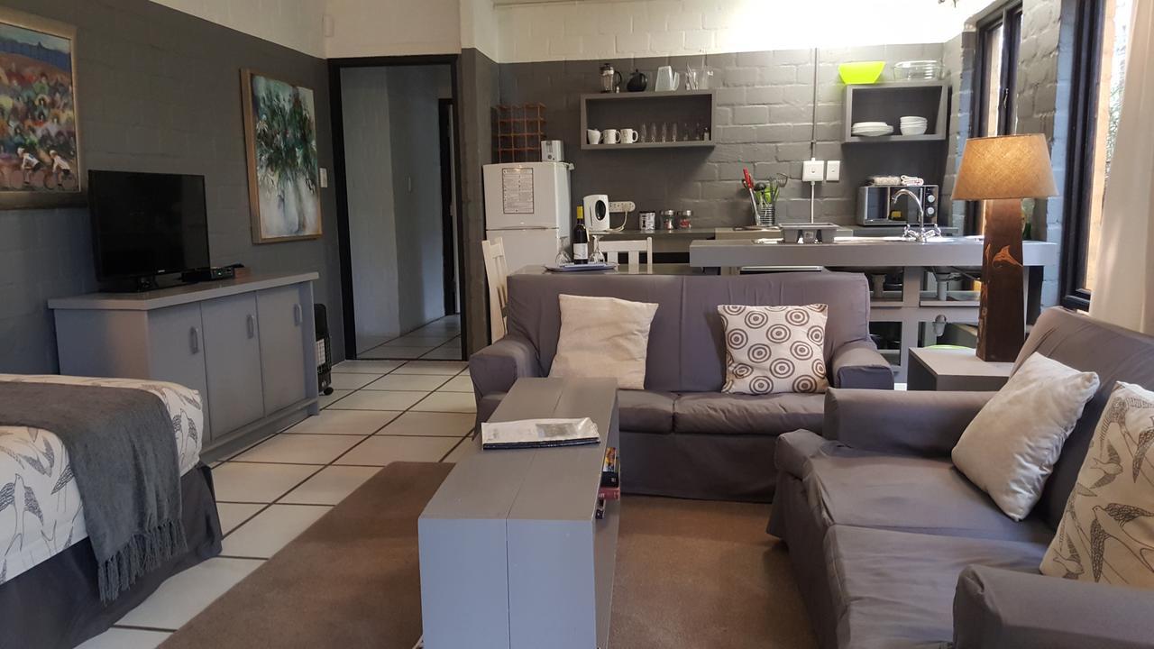 Hornbill House Self Catering Accommodation Hermanus Exteriör bild