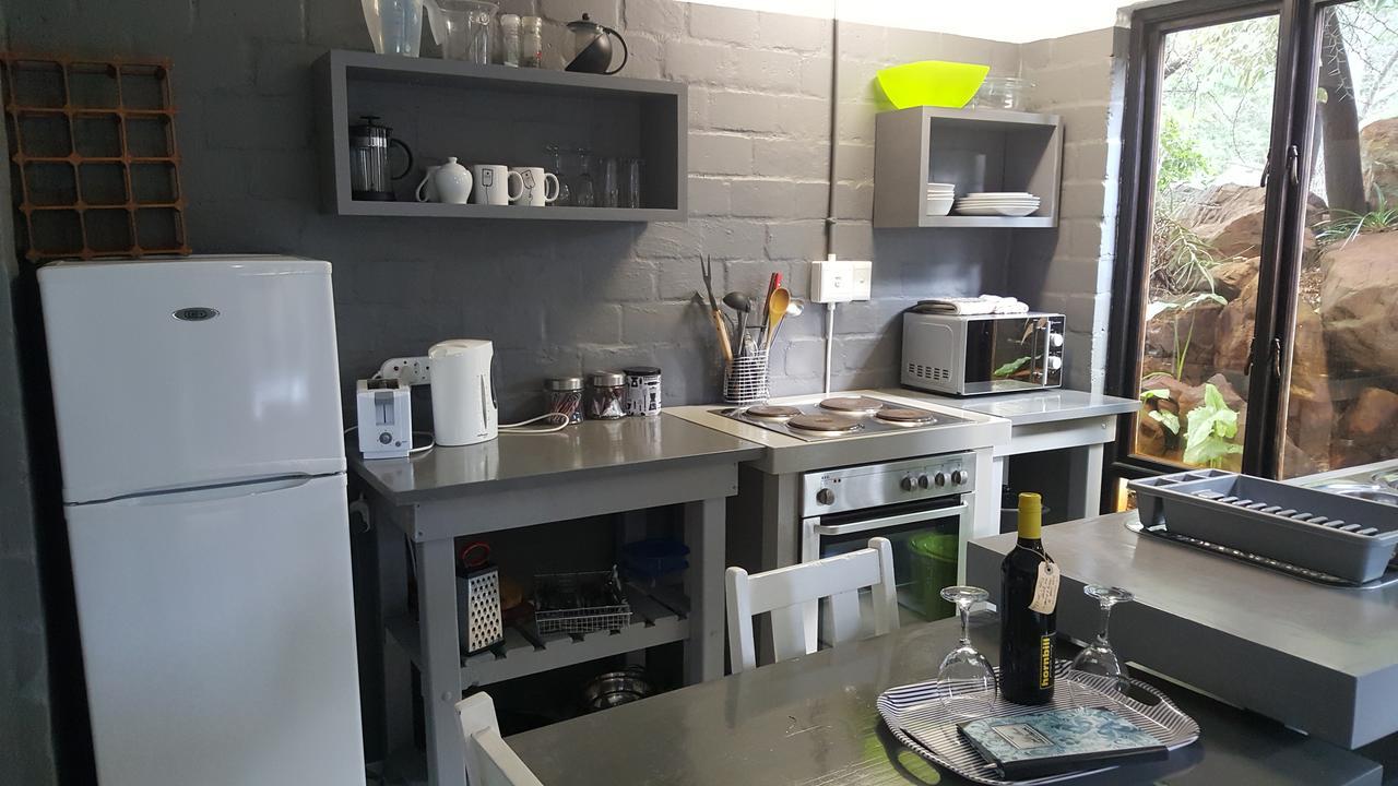 Hornbill House Self Catering Accommodation Hermanus Exteriör bild