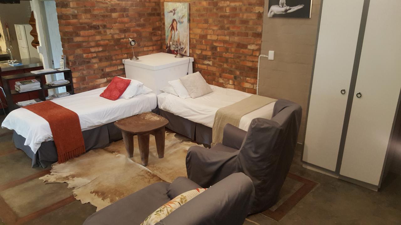 Hornbill House Self Catering Accommodation Hermanus Exteriör bild