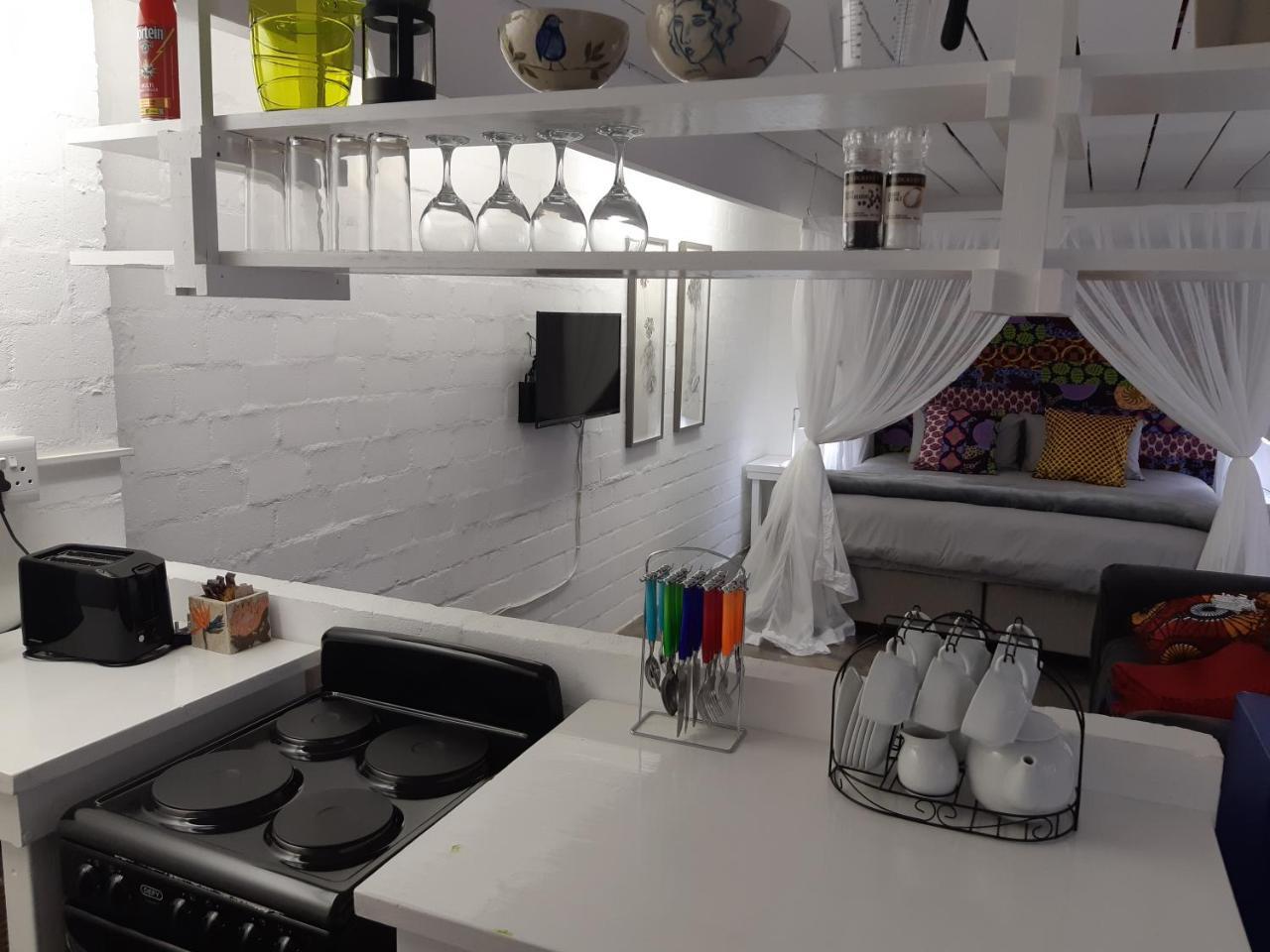 Hornbill House Self Catering Accommodation Hermanus Exteriör bild