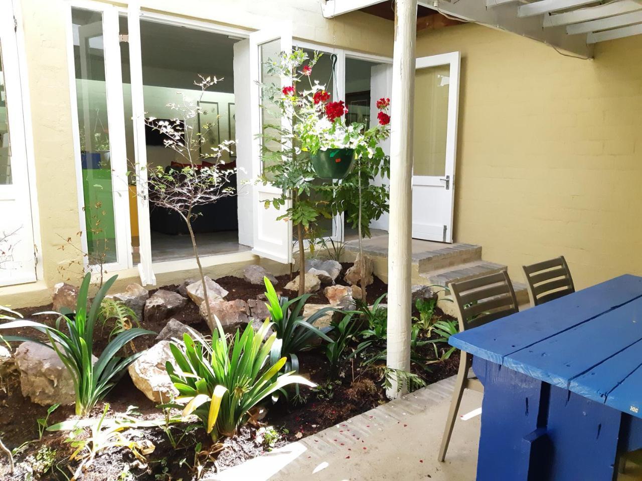 Hornbill House Self Catering Accommodation Hermanus Exteriör bild