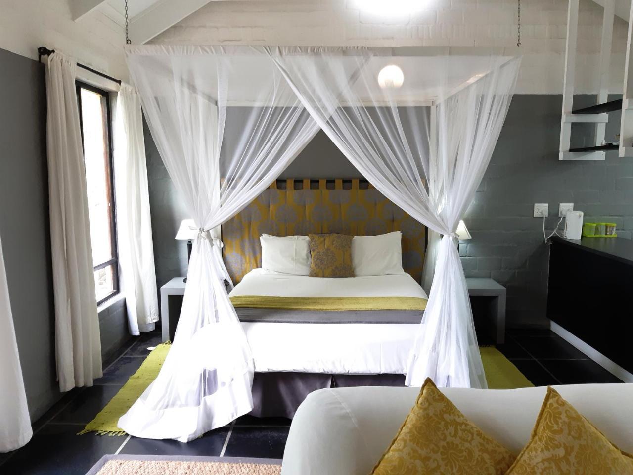 Hornbill House Self Catering Accommodation Hermanus Exteriör bild