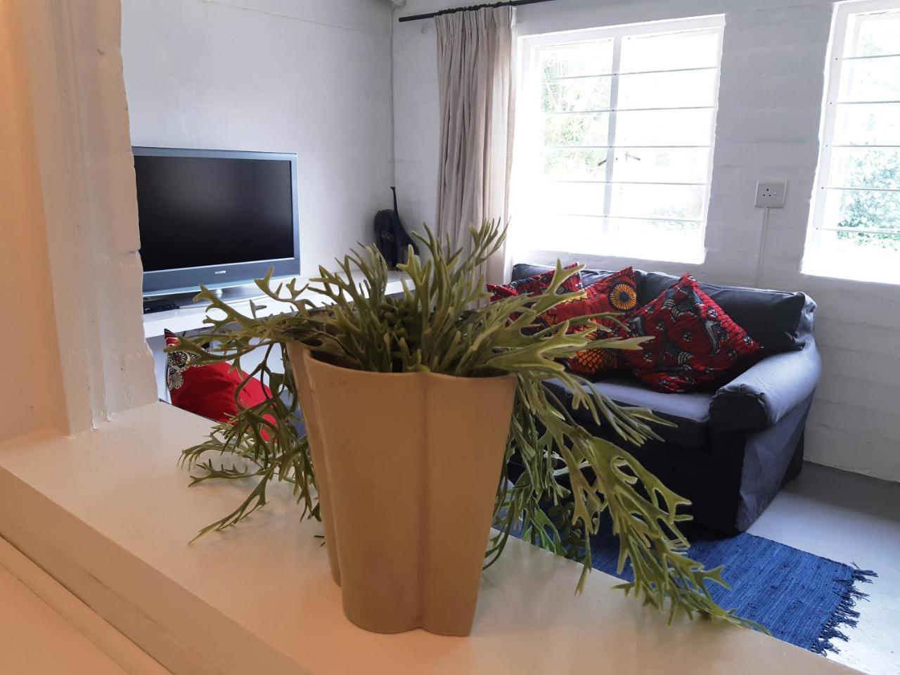 Hornbill House Self Catering Accommodation Hermanus Exteriör bild