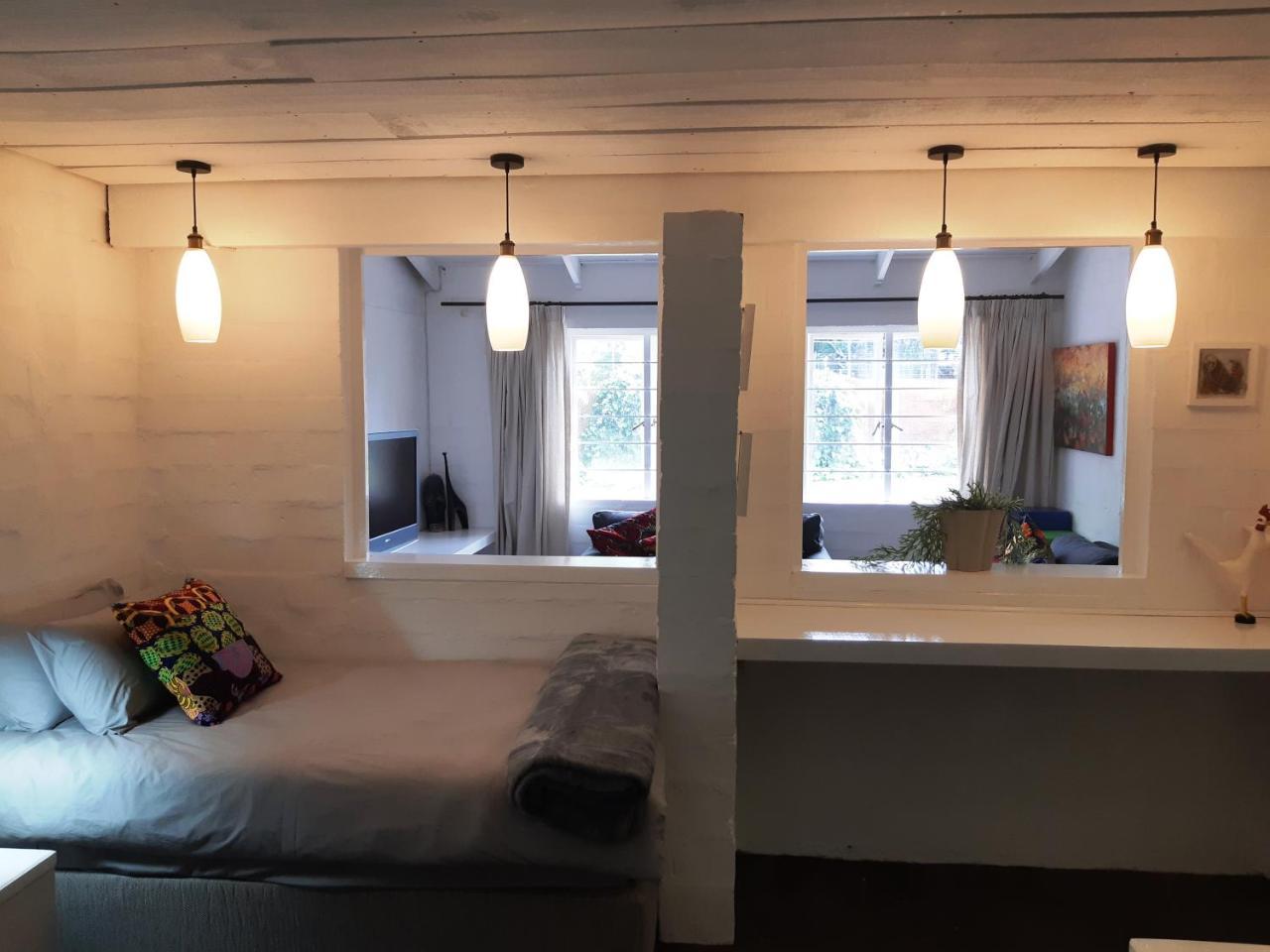 Hornbill House Self Catering Accommodation Hermanus Exteriör bild
