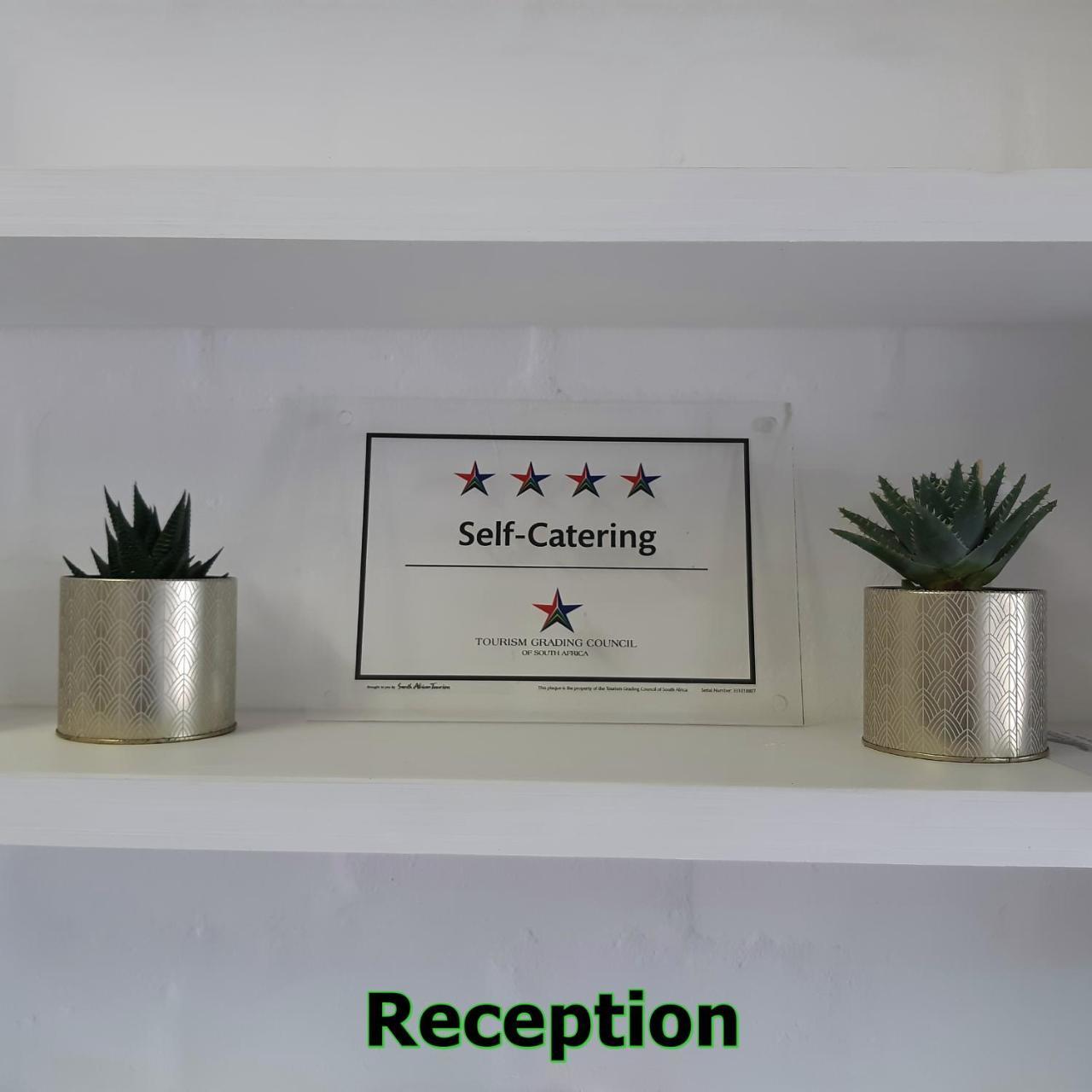 Hornbill House Self Catering Accommodation Hermanus Exteriör bild