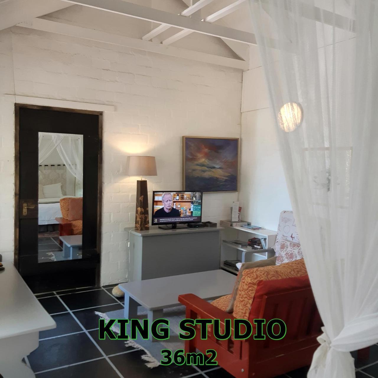 Hornbill House Self Catering Accommodation Hermanus Exteriör bild