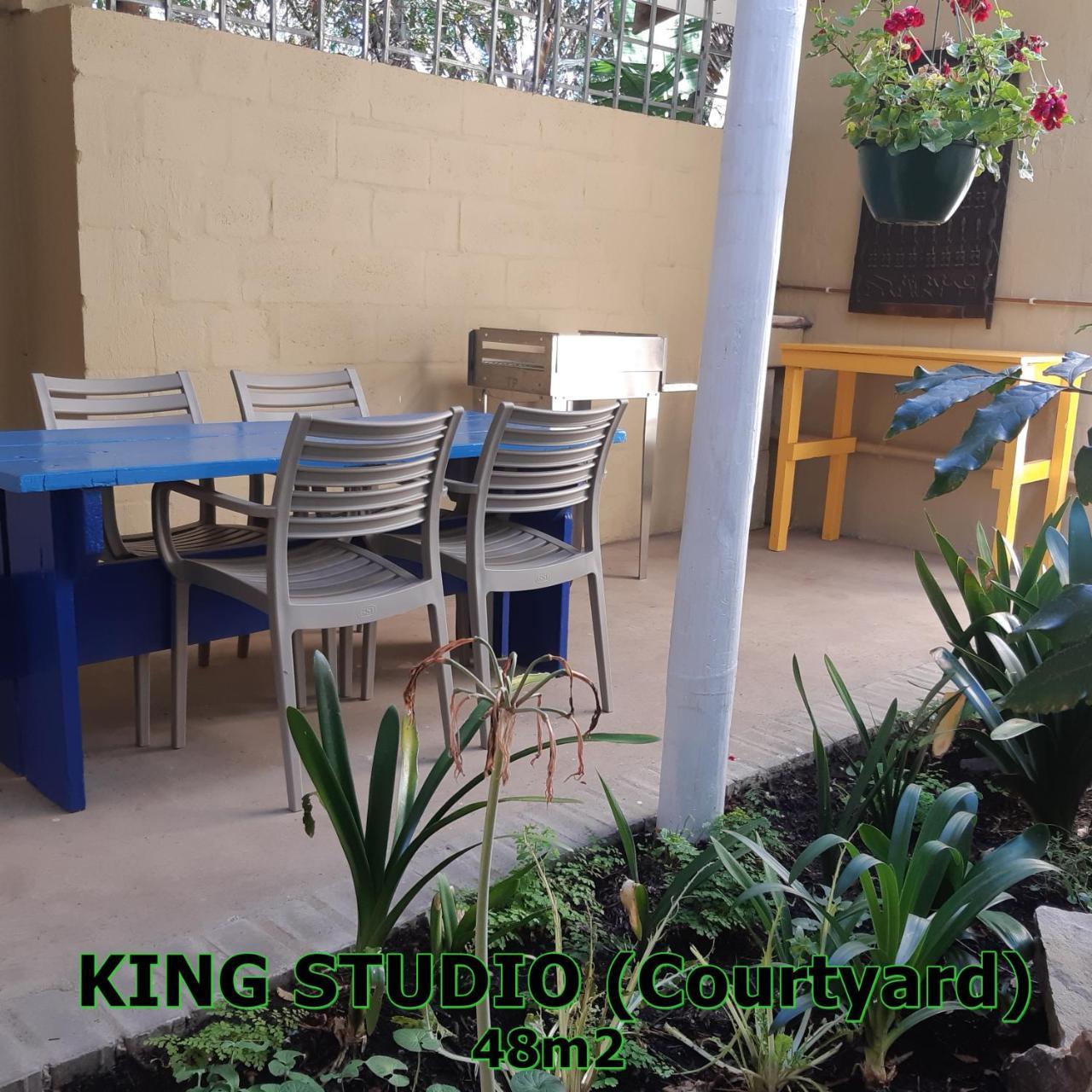 Hornbill House Self Catering Accommodation Hermanus Exteriör bild